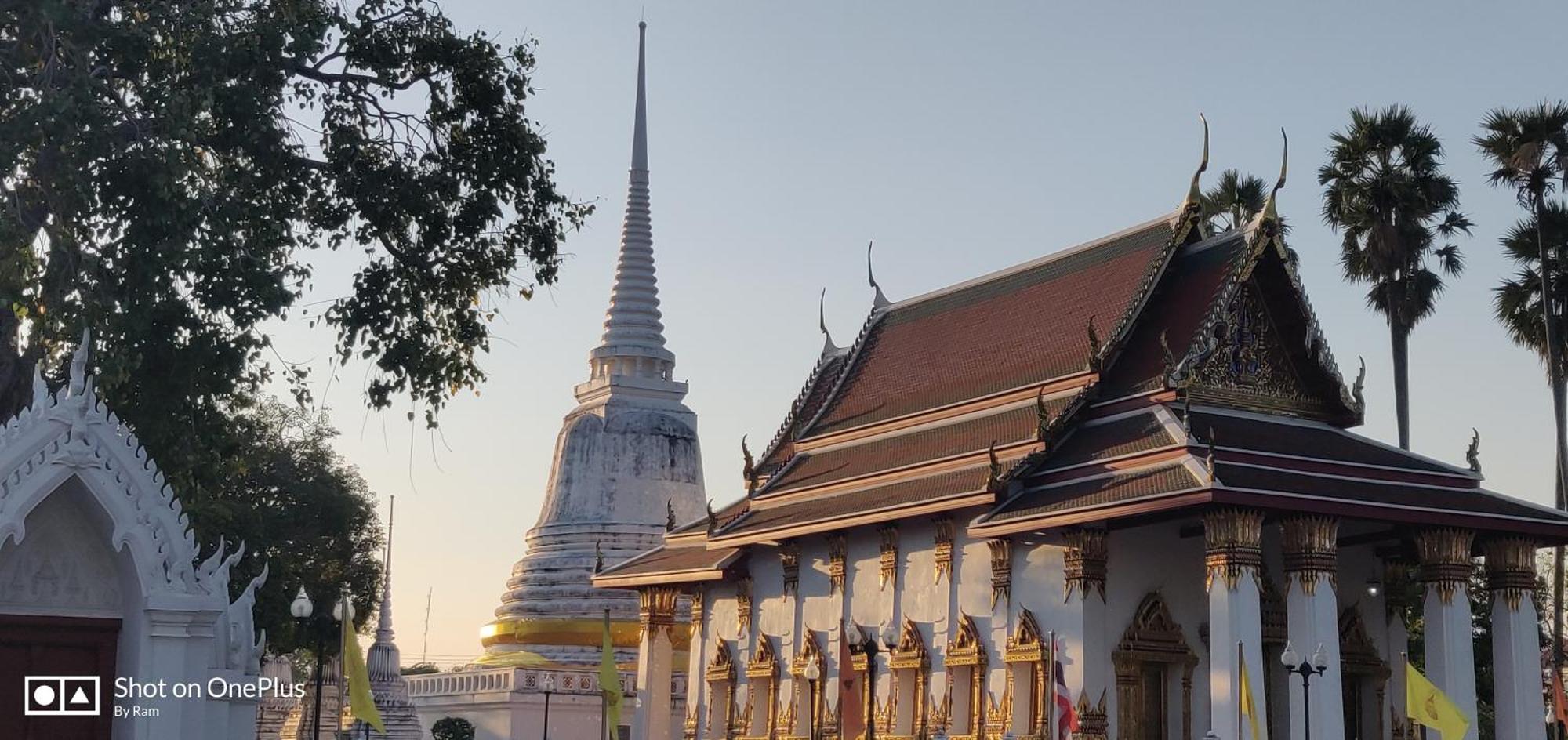 V House Hotel Phra Nakhon Si Ayutthaya Exterior photo